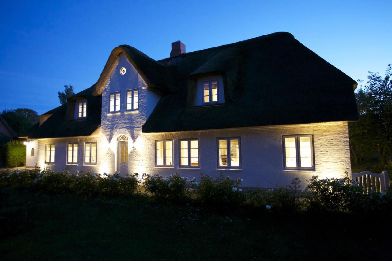 Kapitaenshaus Ost Villa Oldsum Exterior photo