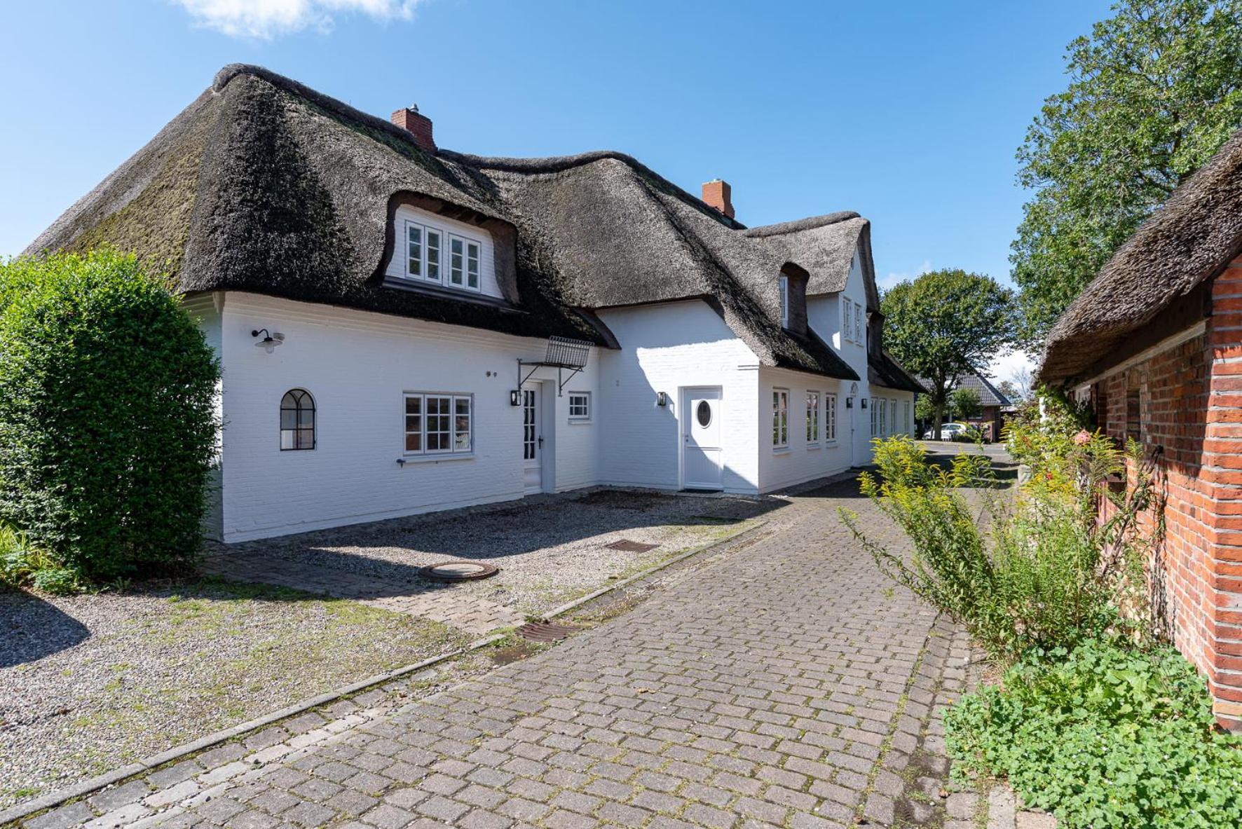 Kapitaenshaus Ost Villa Oldsum Exterior photo